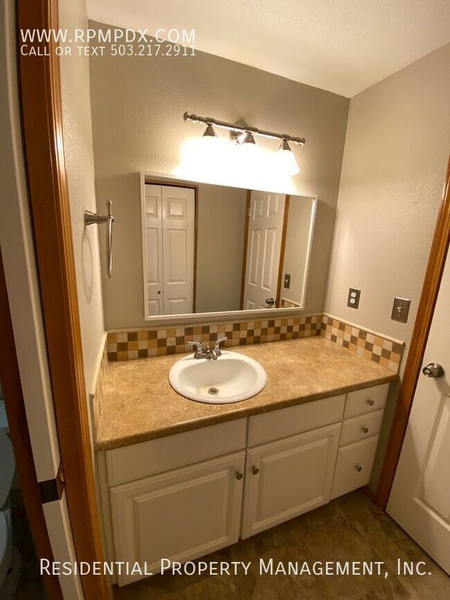 Building Photo - Refreshed Rental Rate - Coveted Sherwood H...