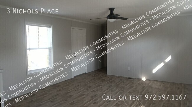 Building Photo - 3 Nichols Pl