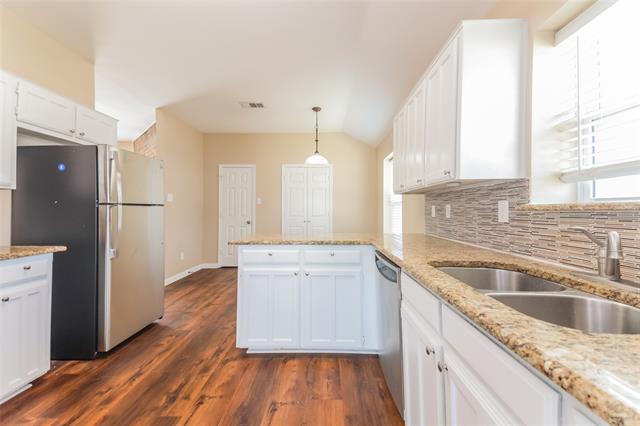 Building Photo - 9306 Chimneywood Dr