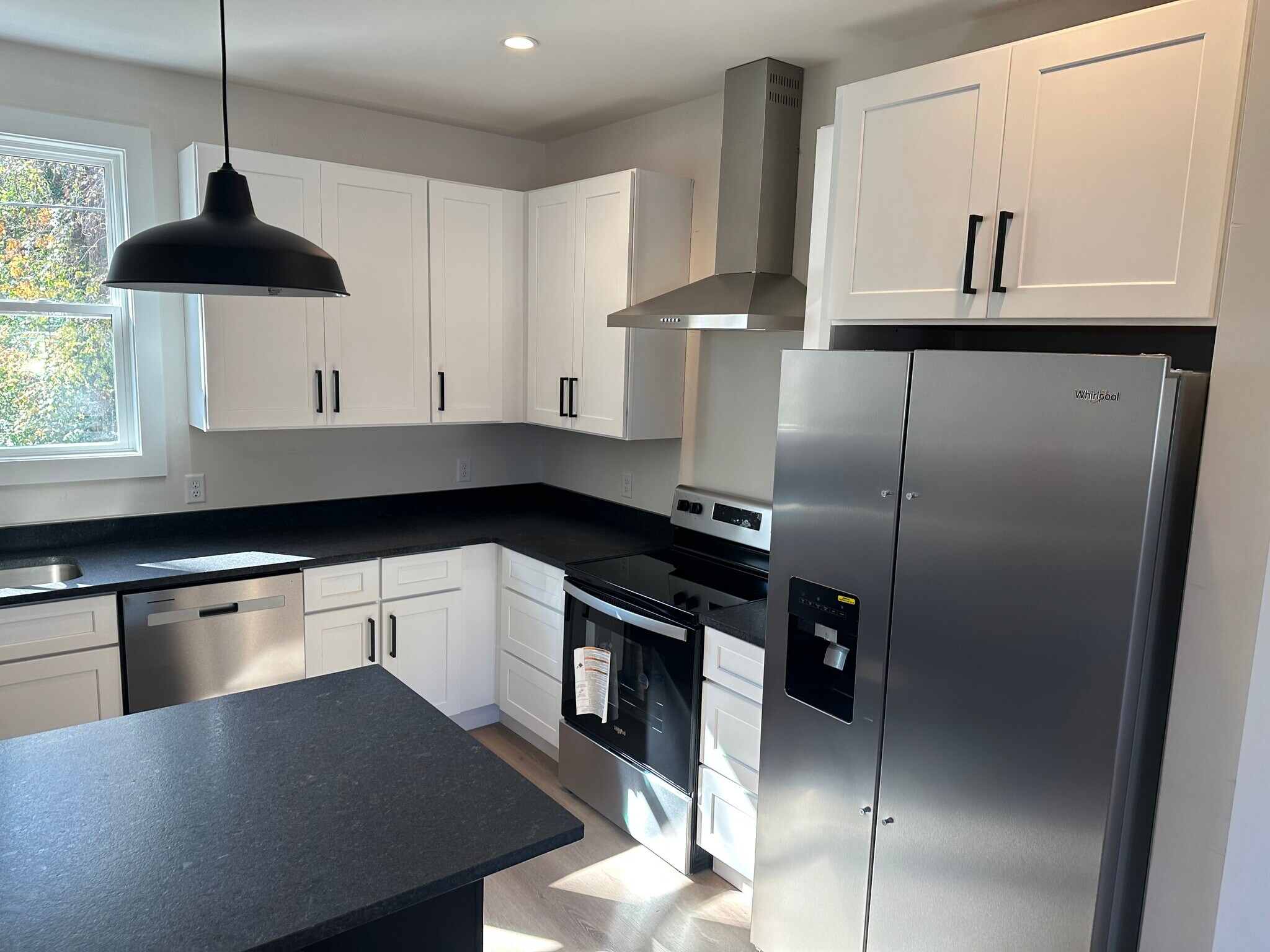 Building Photo - 200 Raymond St