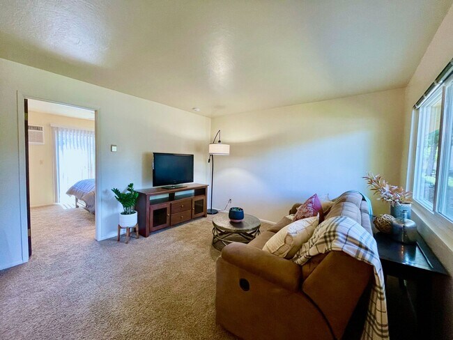 Interior Photo - 7th Street Manor