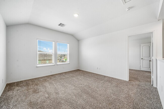Building Photo - 24122 Juniper Hts Dr