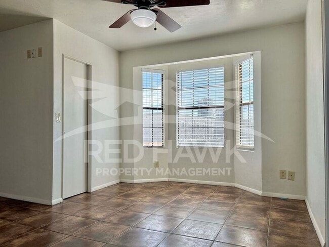 Building Photo - 820 W University Dr