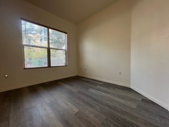 Building Photo - Luxury guard-gated mid-rise Manhattan Cond...