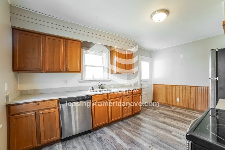 Building Photo - 110 Court Dr