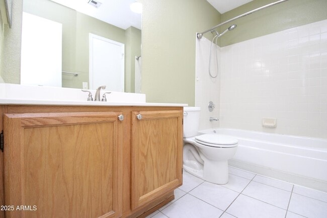 Building Photo - 602 N Cobblestone St