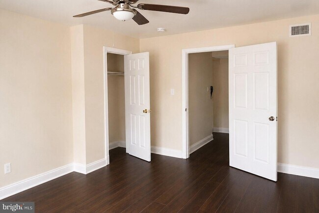 Building Photo - 63 Galveston Pl SW