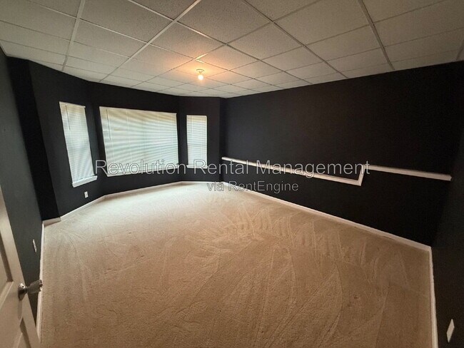 Building Photo - 1009 Fable Ln