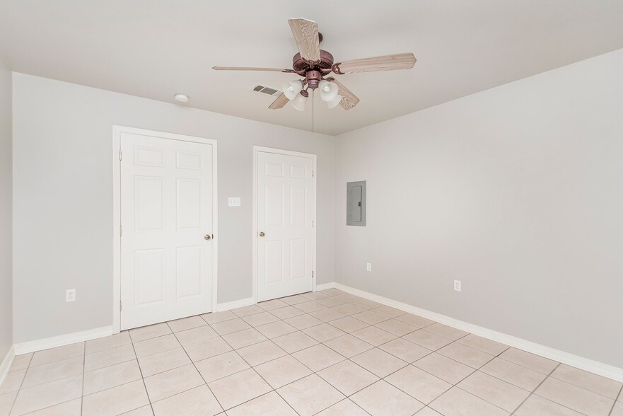 Building Photo - 48289 Alack Ln