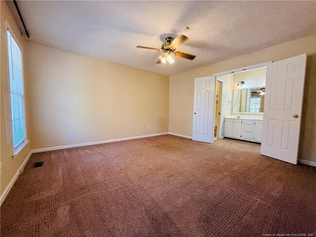 Building Photo - 3517 Grenedine Dr