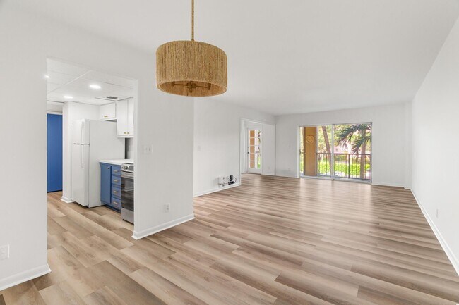 Building Photo - 950 Ponce De Leon Rd