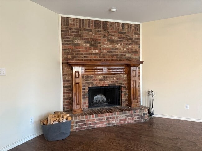 Building Photo - 1438 Kingsley Dr