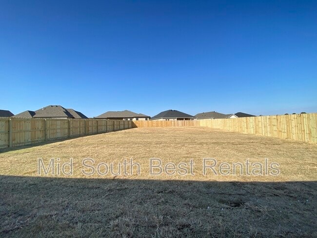 Building Photo - 44 Kelton Ln