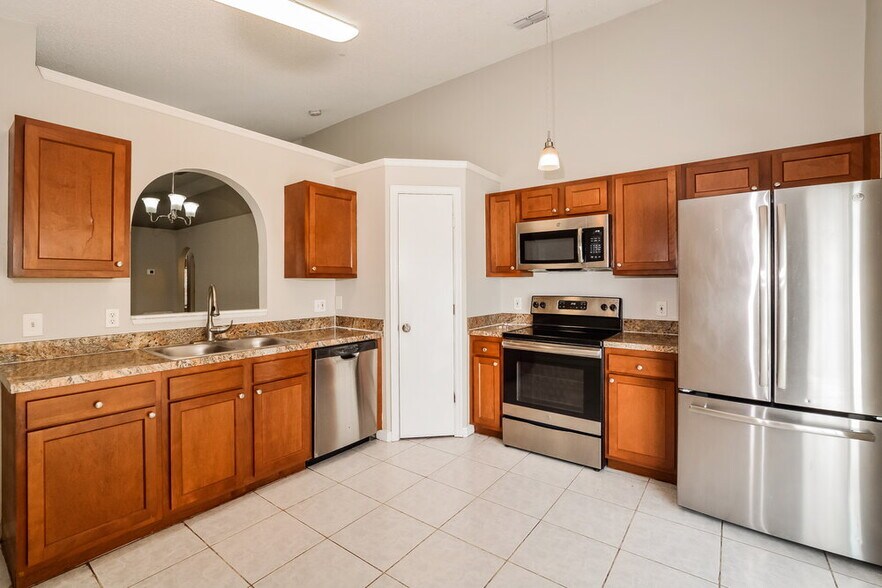 Building Photo - 12853 Parkbury Dr