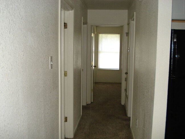 Building Photo - 1402 Pima Trail