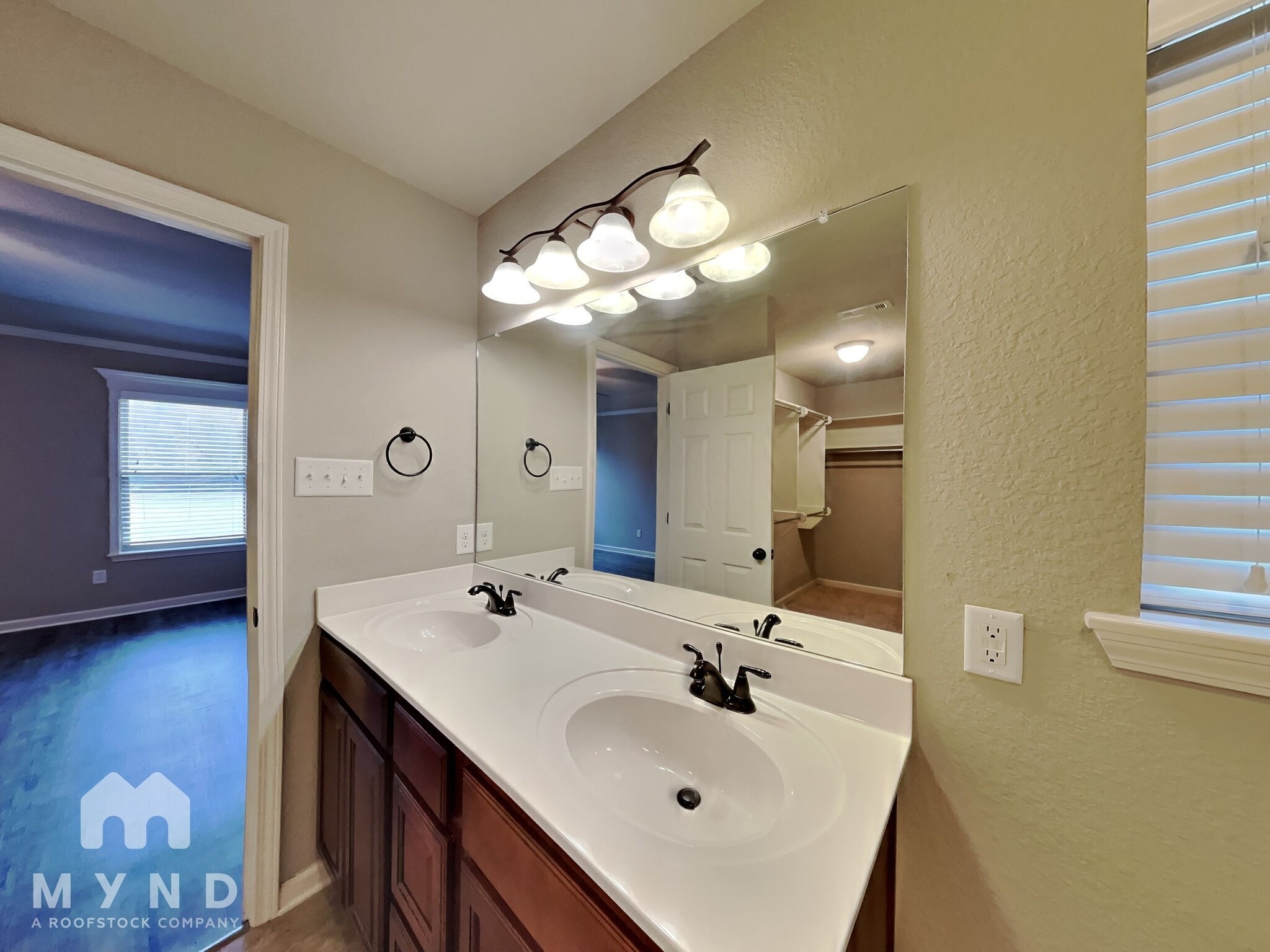 Building Photo - 113 Earnhardt Cir