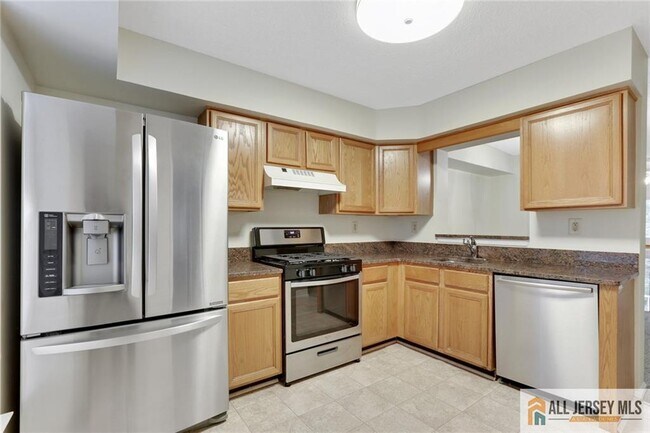 Building Photo - 140 S Barrow Pl