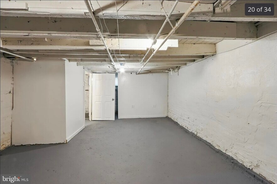 Building Photo - 118 S Conkling St