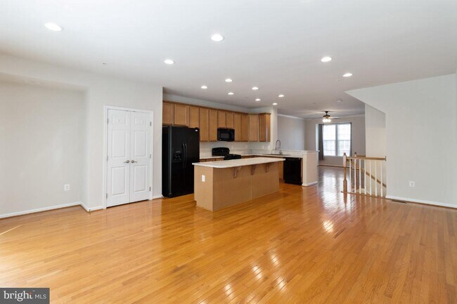 Building Photo - 7672 Timbercross Ln