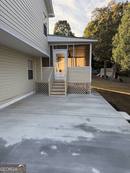 Building Photo - 228 Solomon Dr