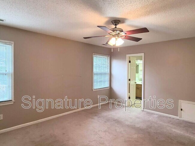 Building Photo - 901 Willow Point