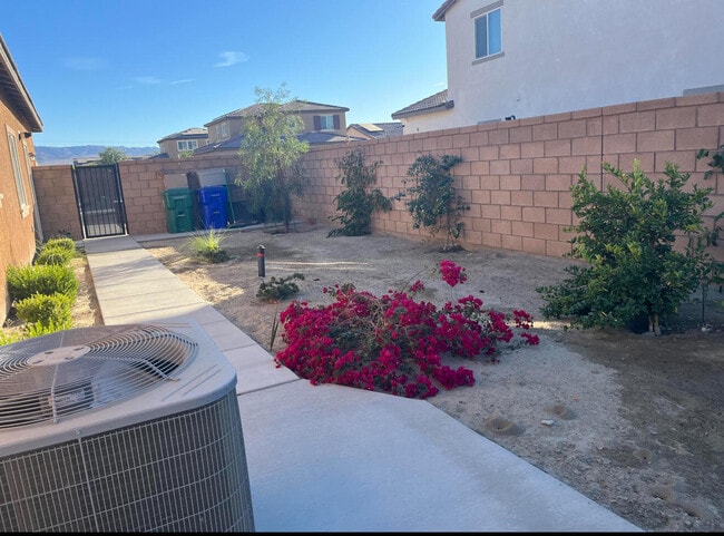 Building Photo - 44205 Le Seine Ln
