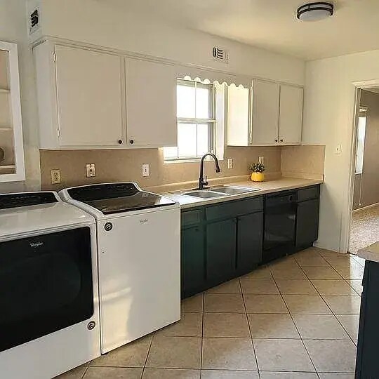 Building Photo - 6329 Ivanhoe Ln