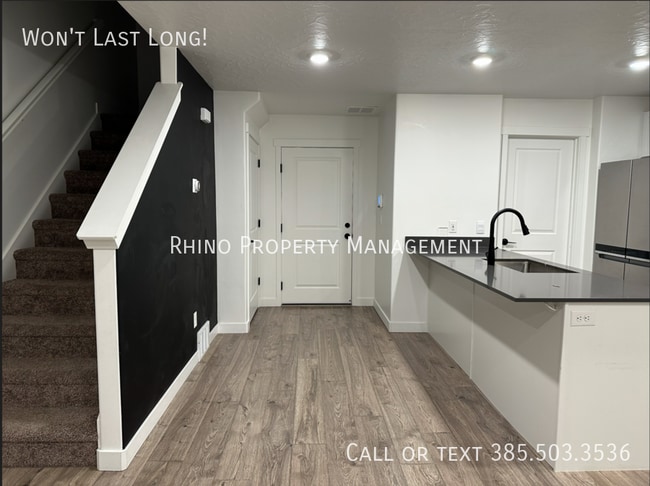 Building Photo - 429 N Northshore Dr