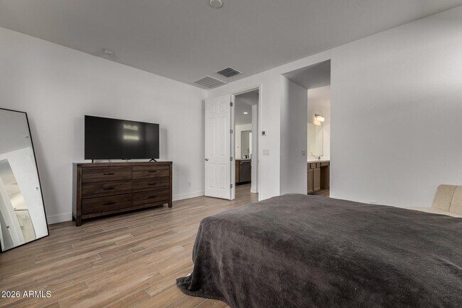 Building Photo - 16780 W Cameron Dr