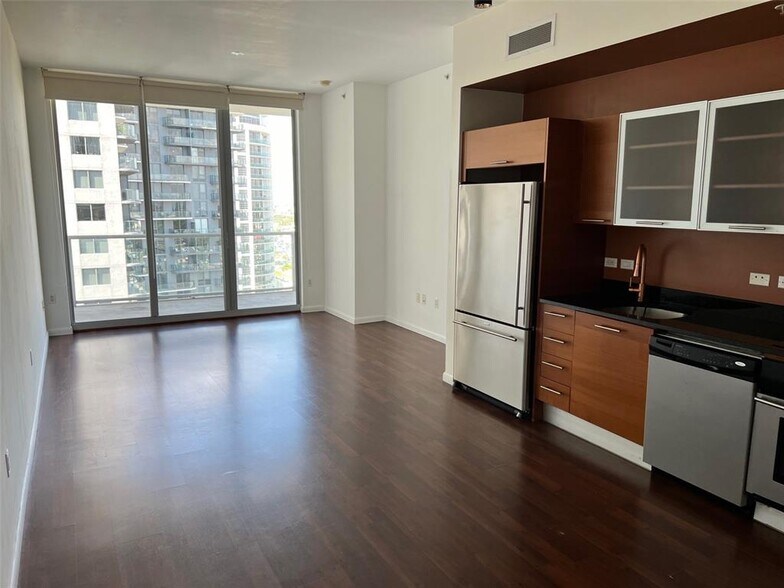 Building Photo - 3470 E Coast Ave