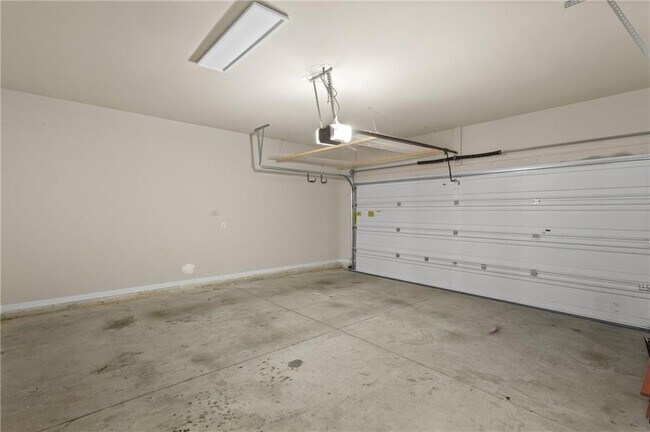 Building Photo - 319 Barbados Ln