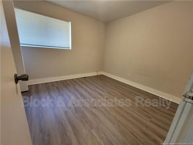 Building Photo - 320 Wheel Hollow Trail