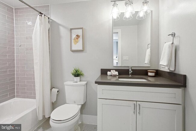 Building Photo - 3018 12th St NE