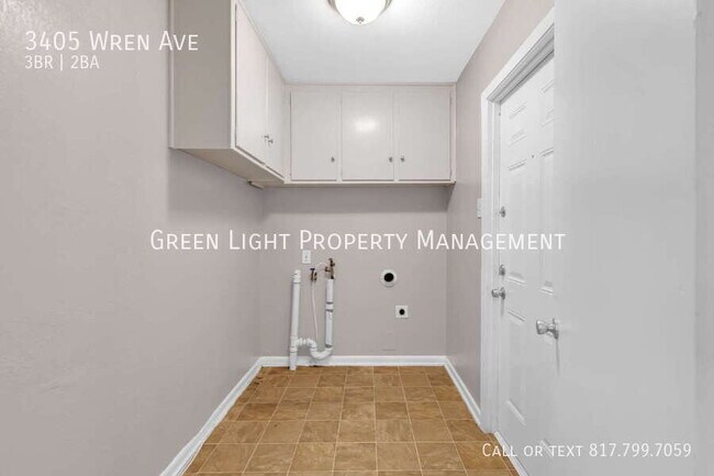 Building Photo - 3405 Wren Ave