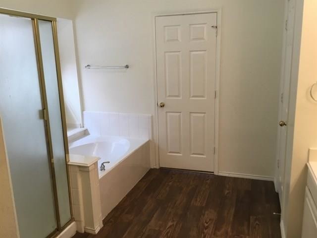 Building Photo - 5628 Creekhollow Dr