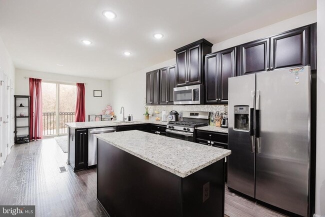 Building Photo - 43831 Stubble Cor Sq