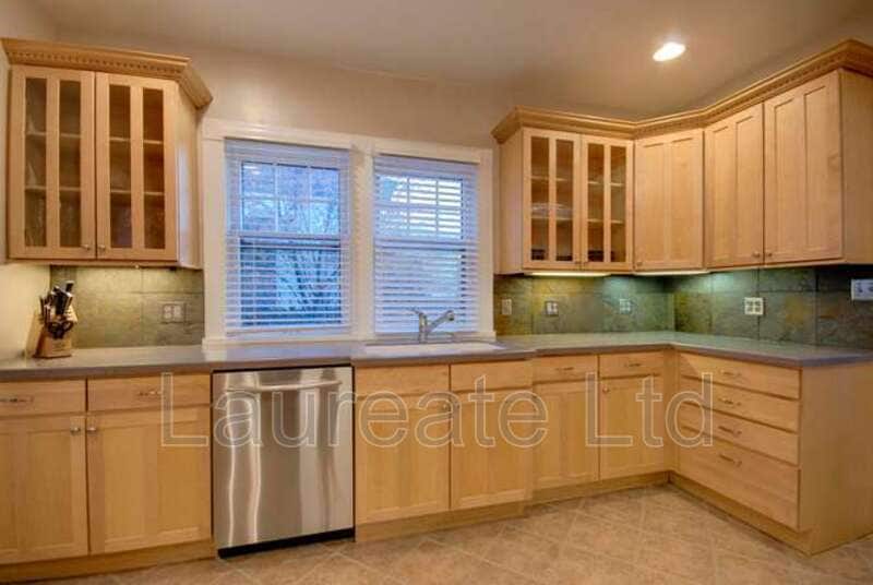 Building Photo - 2325 Ivanhoe St