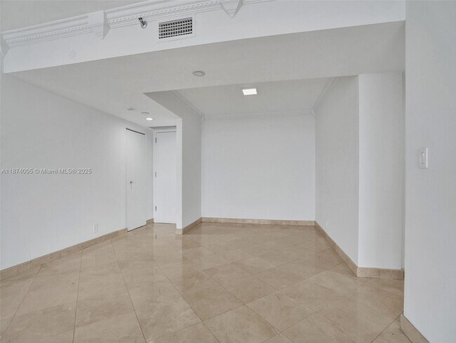 Building Photo - 1000 W Island Blvd