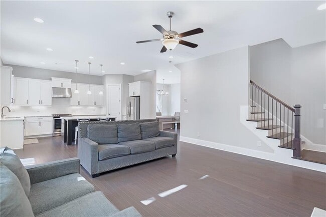 Building Photo - 1859 Commons Pl NW