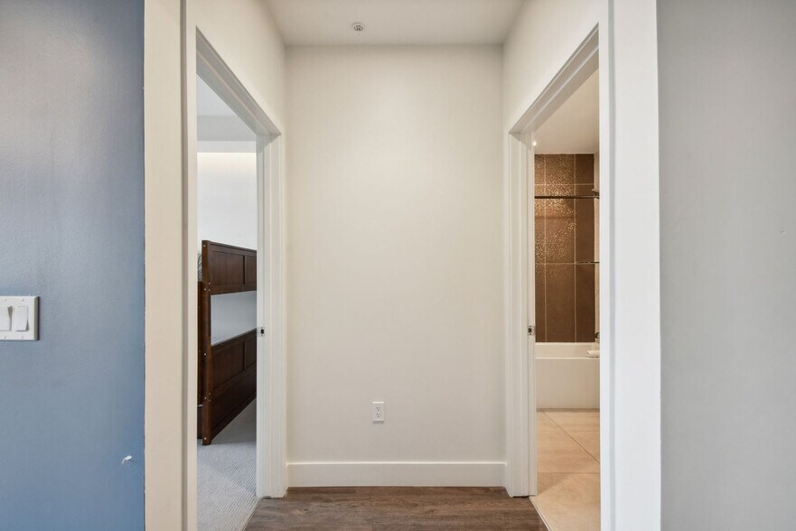 Building Photo - 2880 Zuni St