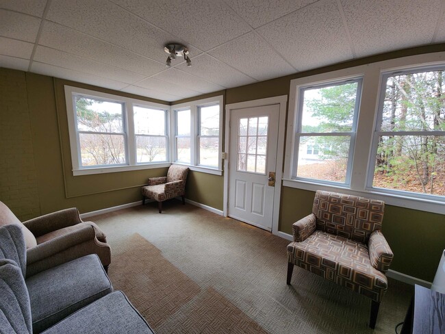 Building Photo - 907 W Swanzey Rd