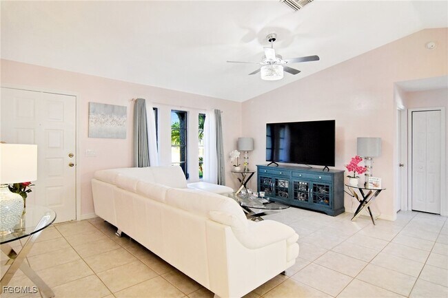 Building Photo - 4531 SW 14th Pl