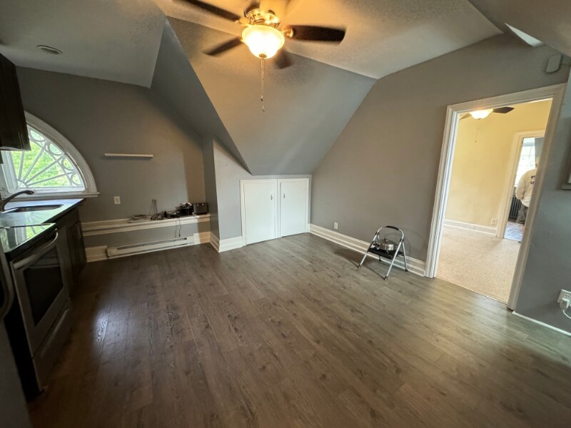 Building Photo - 175 Roberts Ave