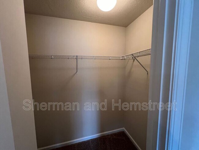 Building Photo - 204 Joiner Cir