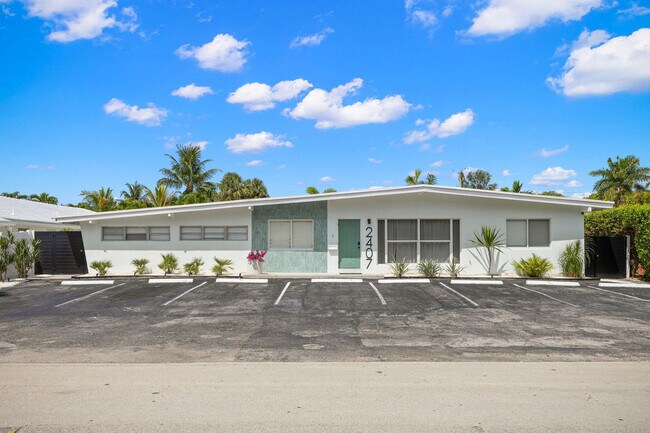 Building Photo - 2407 NE 33rd Ave