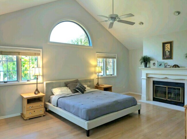 Building Photo - McGregor Woods  Community with Natural Surrounding Charm. Close to Sanibel.