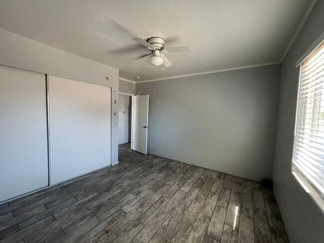 Building Photo - P266
