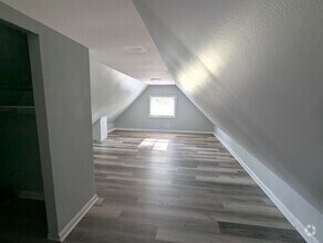 Building Photo - Beautifully renovated 3 bedroom/1 bath house!