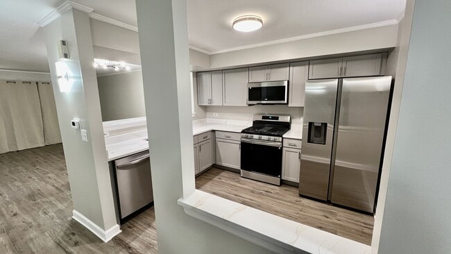 Building Photo - 1926 Grove Ave