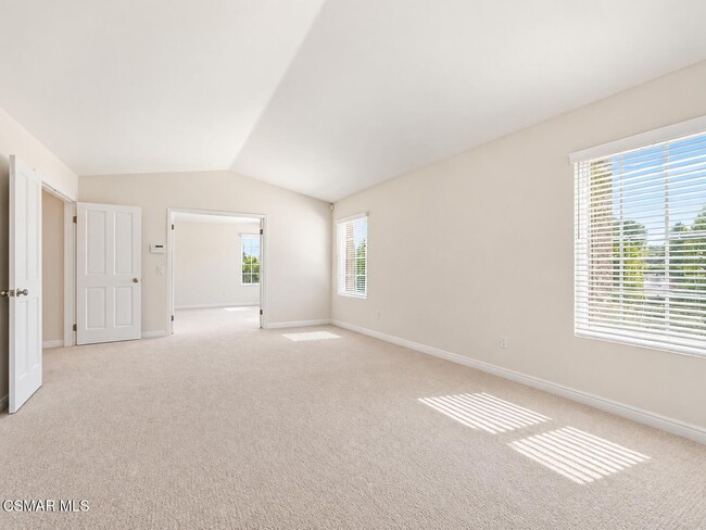 Building Photo - 5801 Middle Crest Dr